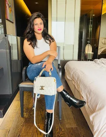 Gorgeous Udaipur Call Girl